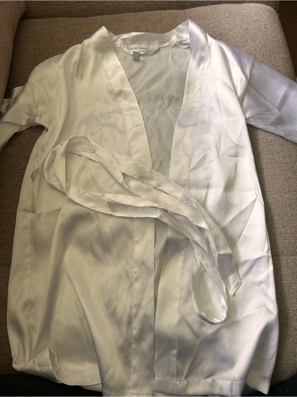 Flower Girl Robe - Picture 2 of 3